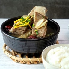 든든한 한끼 수삼과 대추를 넣은 영양가득 한방 왕 갈비탕 2종, 왕갈비탕 1.3kg x 10팩