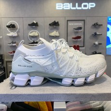 벨롭 NC야탑점 1+1 반값세일 44% 사계절 남녀공용 초경량 스티커즈 화이트 블랙 러닝화 스니커즈 티바트 커플 슈즈로 신는 순간 가벼움과 편안함을 느껴보세요!