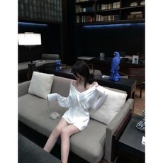 가을뷔스티에 셀프포트레이트 만삭촬영 원피스 한우가의 2020년 봄가을 레드립 투피스 레이스나시 긴팔 화이트