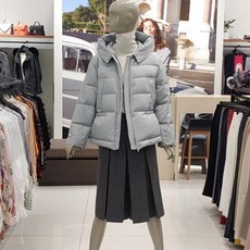 시슬리(Sisley) 시슬리 오버핏 숏덕다운패딩 SAPDC6061