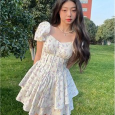 Momolatti 플로럴 스퀘어 칼라 쇼트 쇼트 미니 원피스