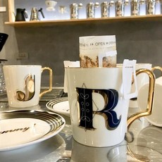 골드 알파벳 머그컵 350ml, R, 1개