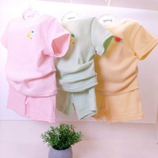 아가방 부평점 23 BRAND NEW || 편하게 입을 수 있는 등원복 외출복으로 GOOD || 밝은 컬러감과 시원한 재질 || 아이들이 좋아하는 귀여운 과일 캐릭터