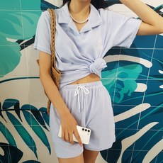 상상그이상 여성용 국내제작 테리카라 반바지 트레이닝 세트 부드러운 타올소재 단정한 카라넥 자수 레터링 가볍게 입기 좋은 편안한 스트링 밴딩팬츠 세트